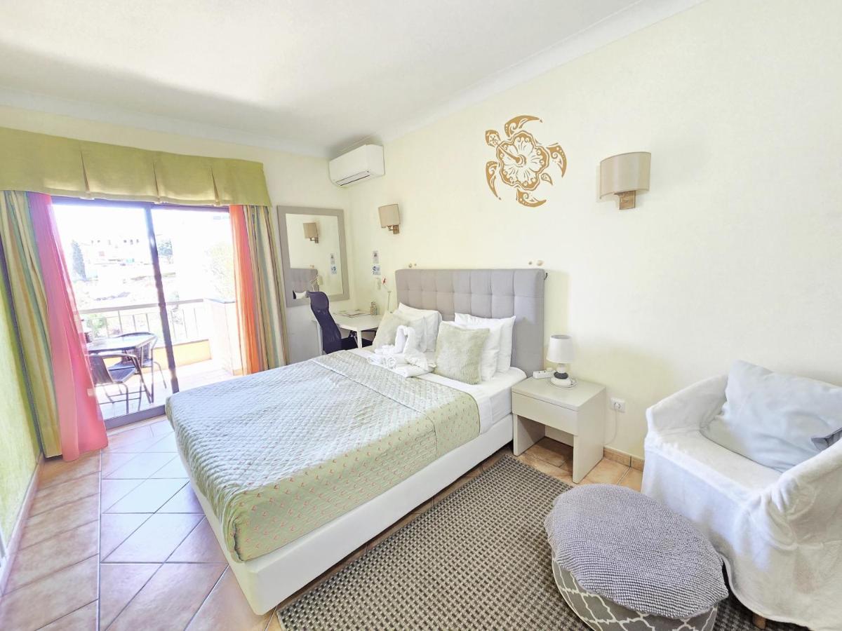 Doppelzimmer mit Bad und Balkon