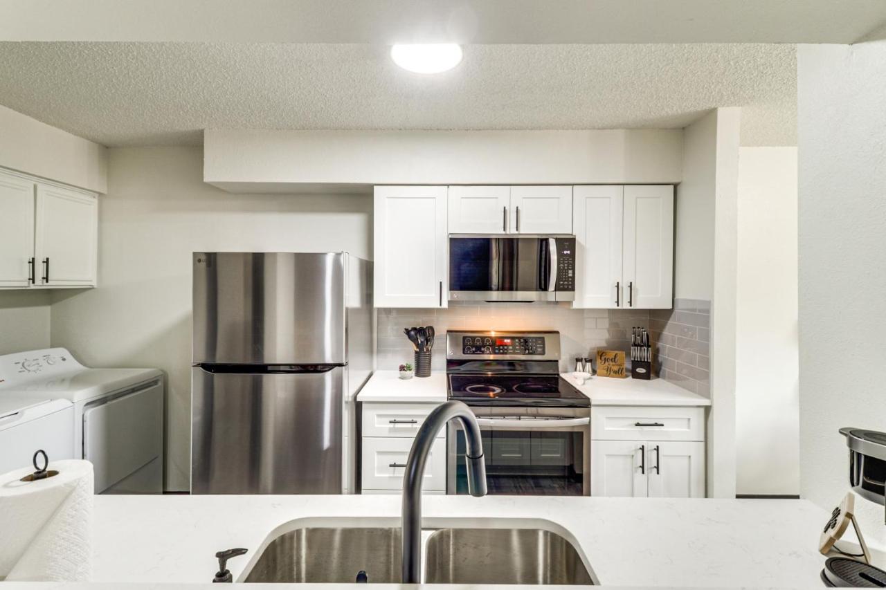 5 Mi to AT&T Stadium: Townhome w/ Patio - Ferienwohnung Arlington