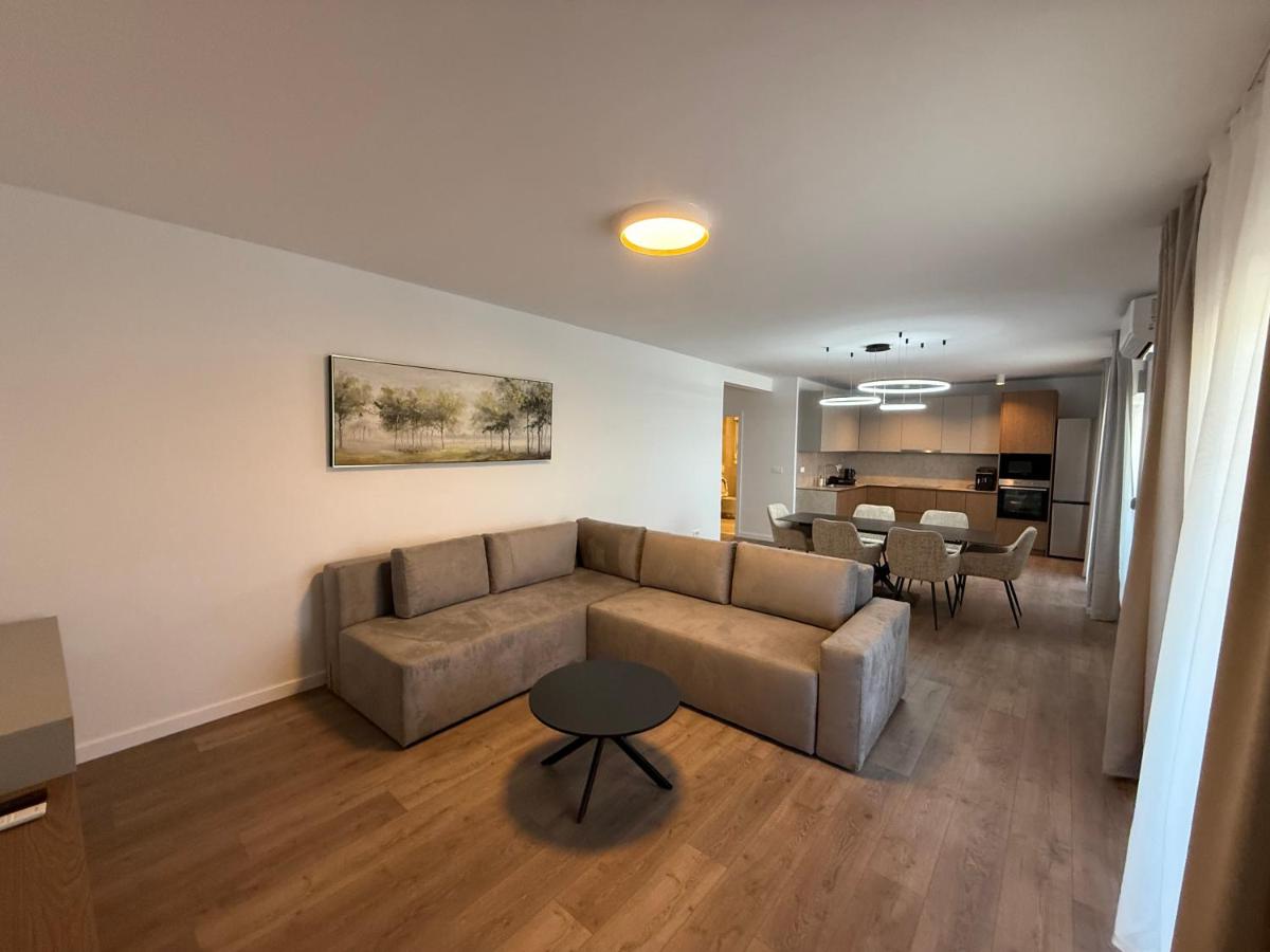 Villa Daisy, Holiday Home near Zadar with Private Heated Pool - B&B Posedarje