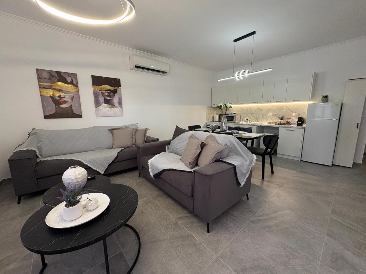 Horizon Villa with BBQ & Free Parking - B&B Alejandrópolis