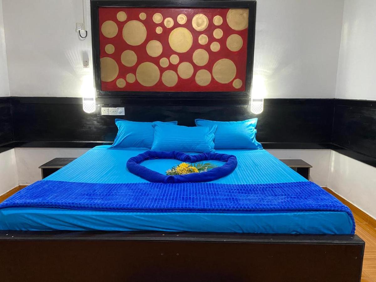 Crown Majesty - Arugambay - B&B Pottuvil