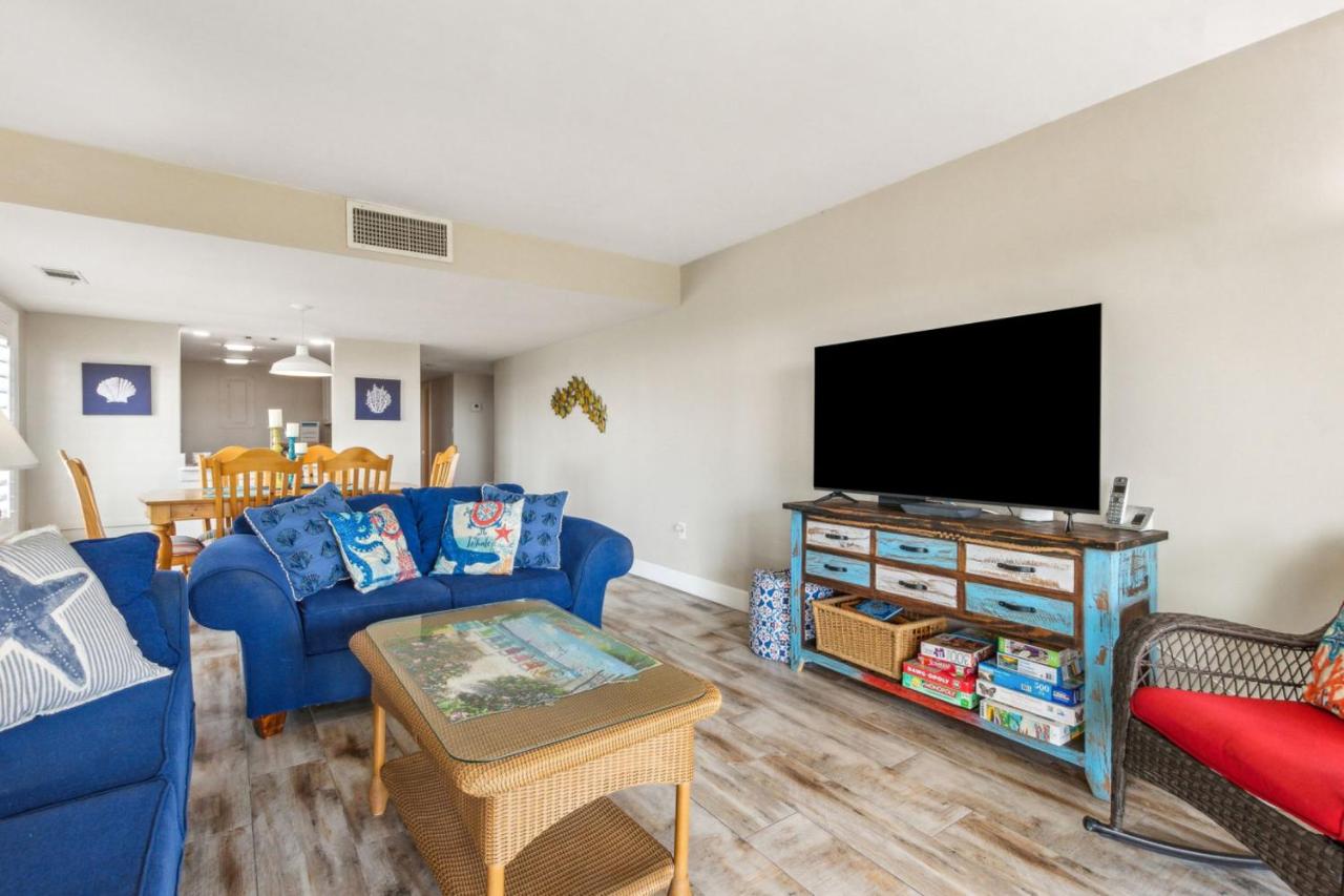 Amelia Surf and Racquet Club Condo - Ocean View - 1st Floor - Pools - Tennis Courts - Sleeps 8 - Chambres d'hôtes Fernandina Beach