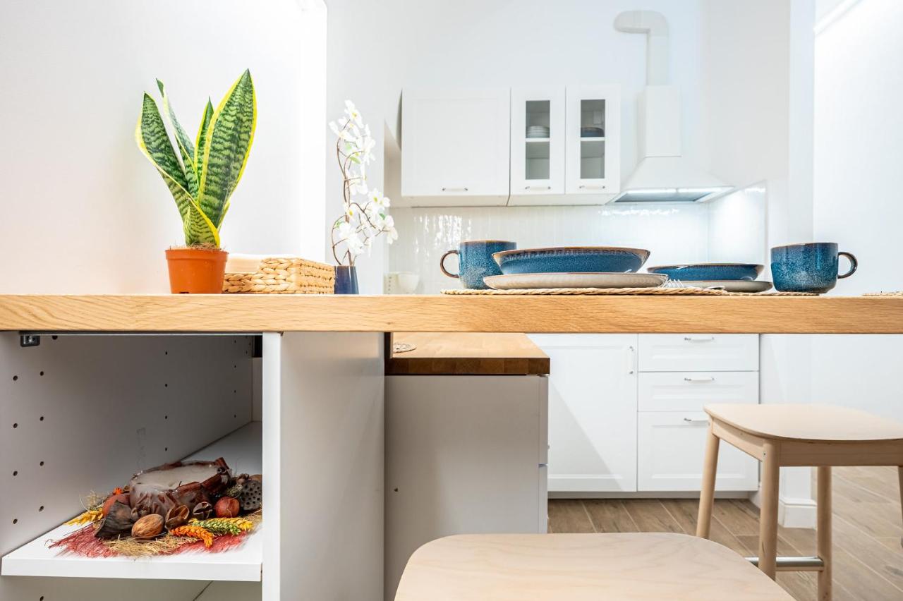 Domus Piramide - B&B Rome