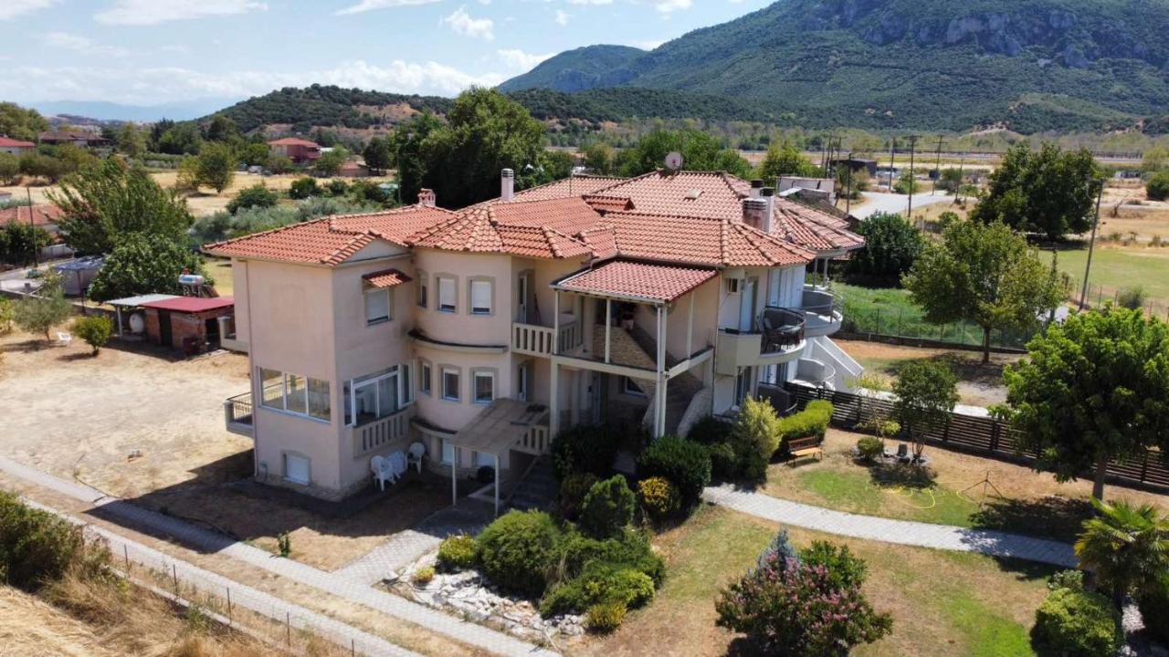 Meteora's Secret Garden House#2 - B&B