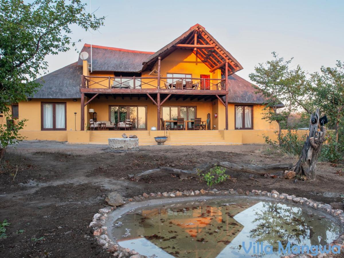 Luxury Self Catering Villas at Krugers Edge with Jacuzzi - Bed and Breakfast Phalaborwa