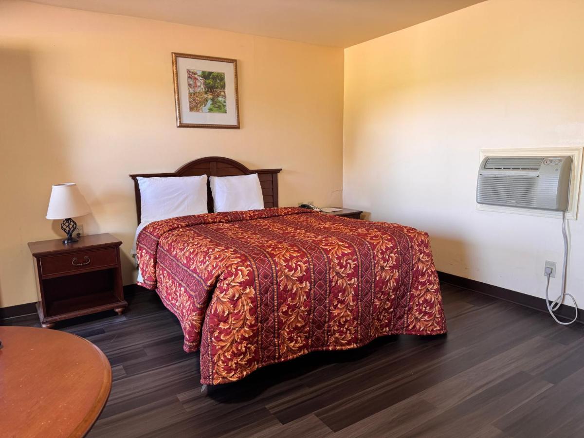Queen Bed Non-Smoking
