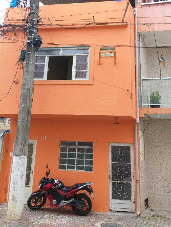 Casa da Tia Lá próximo ao Santuário Nacional preço único pela casa cabem até seis pessoas - B&B Aparecida