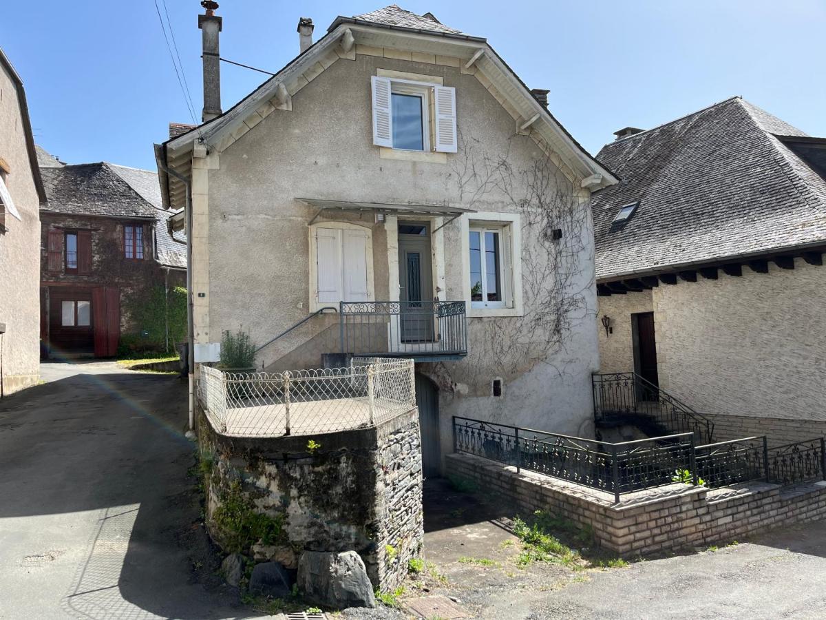 Maison calme à Allassac - B&B