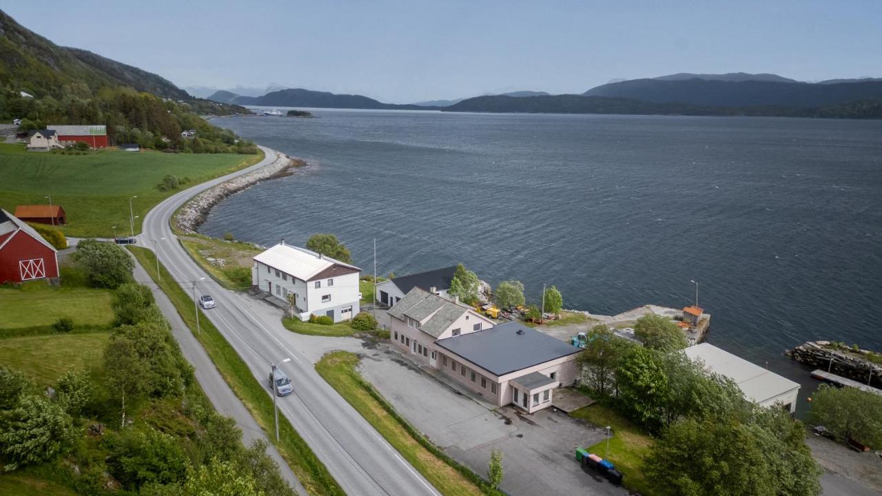 Seabreeze Stay - Two hours away from Geiranger - B&B