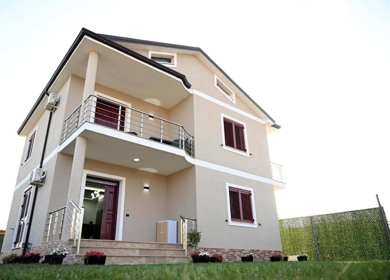 Fly Rooms - Ferienwohnung Kruja