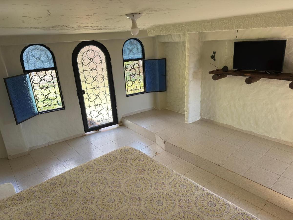Double Room with Balcony and Private Bathroom
