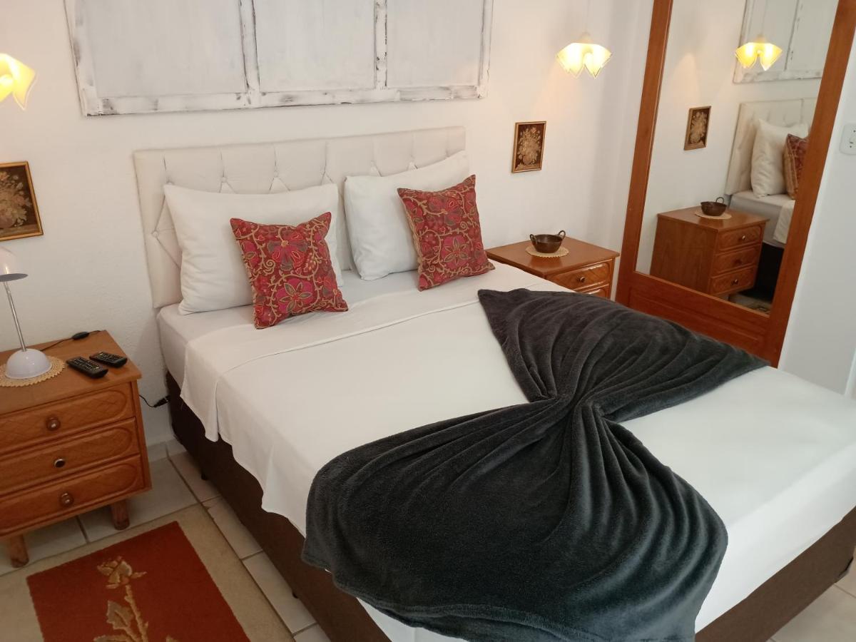 Studio Apartment with One Double Bed
