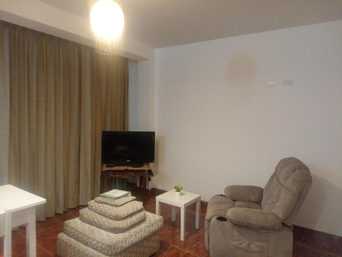 Casa Vernaza - Zona residencial - Aeropuerto 5 min - B&B Chiclayo