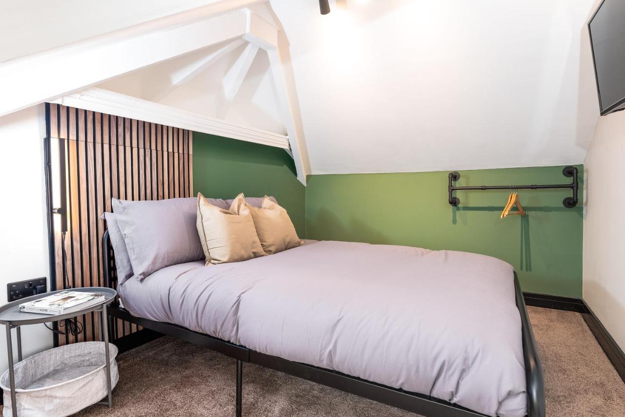 Modern 1-bed flat in Derby by Renzo, Free Parking, Perfect for Contractors! - B&B Derby