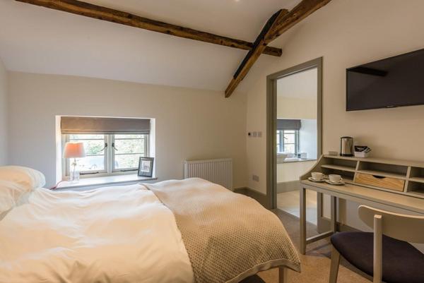 Small Deluxe Double Room
