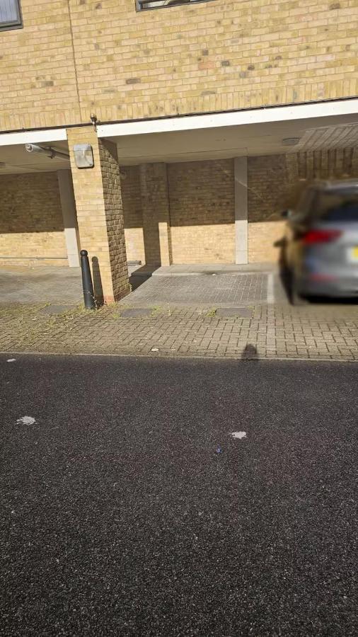 Spacious Beautiful London 2 Bedroom Apartment - 2 Bathrooms - Ferienwohnung London