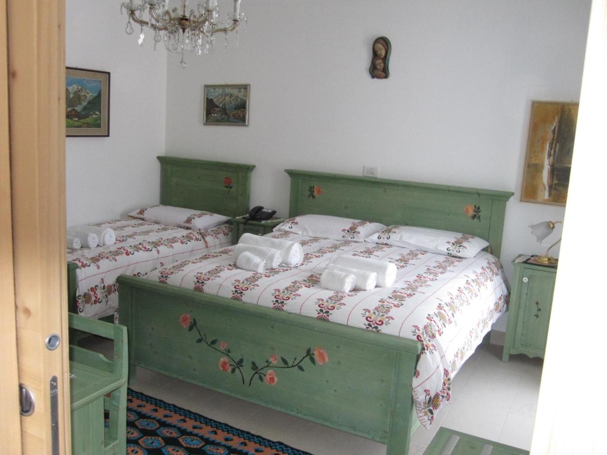 Habitación Triple con vistas a la montaña