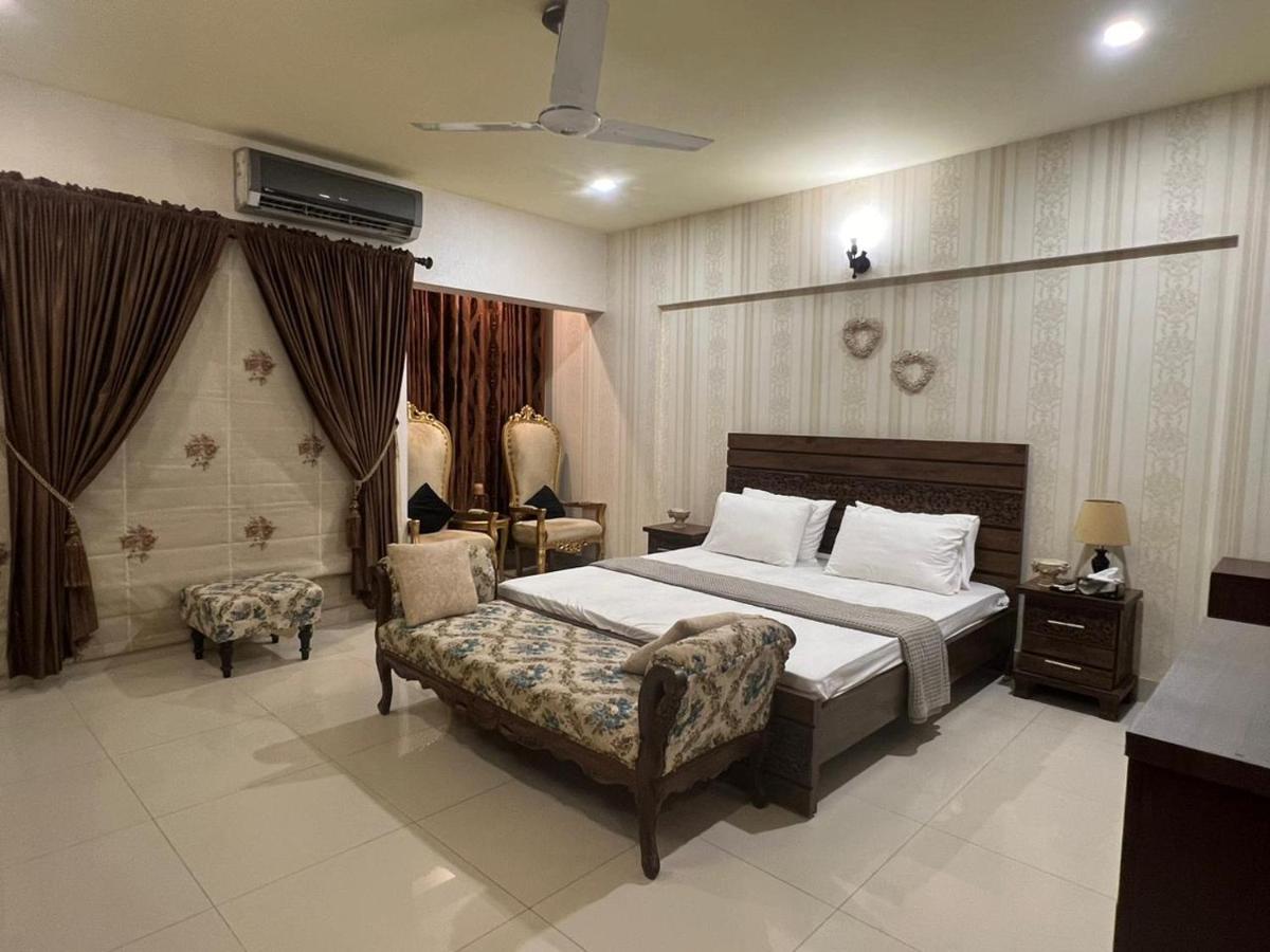 Zen Luxury Stay - 3BR Family Apartment DHA Phase 6 Nishat Commercial - Chambres d’hôtes Karâchi