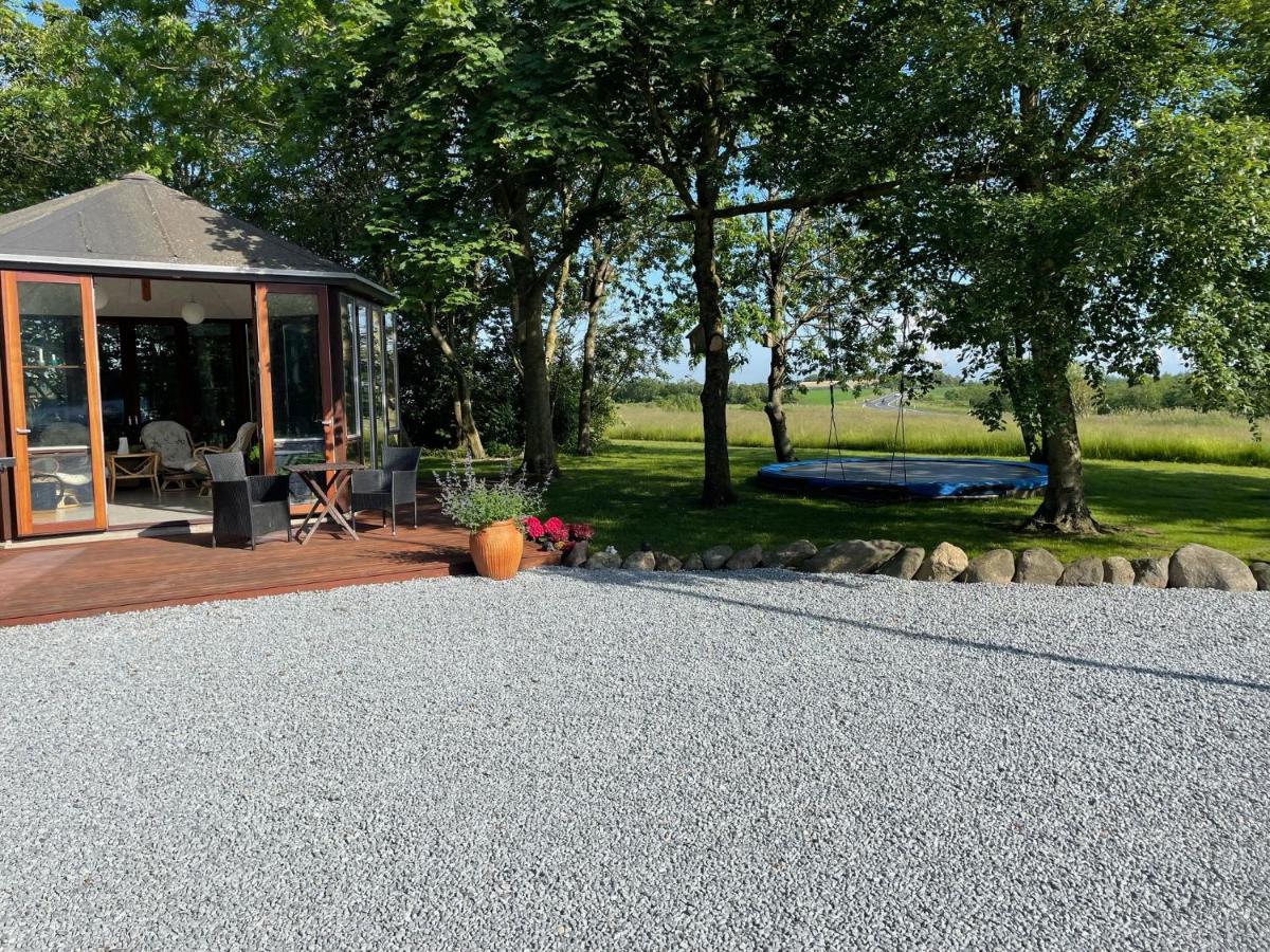 Stort Værelse på Landsted nær Løkken - B&B Løkken