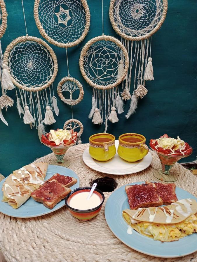 Bohemio Chic House - Alojamiento con vista al bosque a 45 minutos de Medellin en Santa Elena - B&B Santa Helena