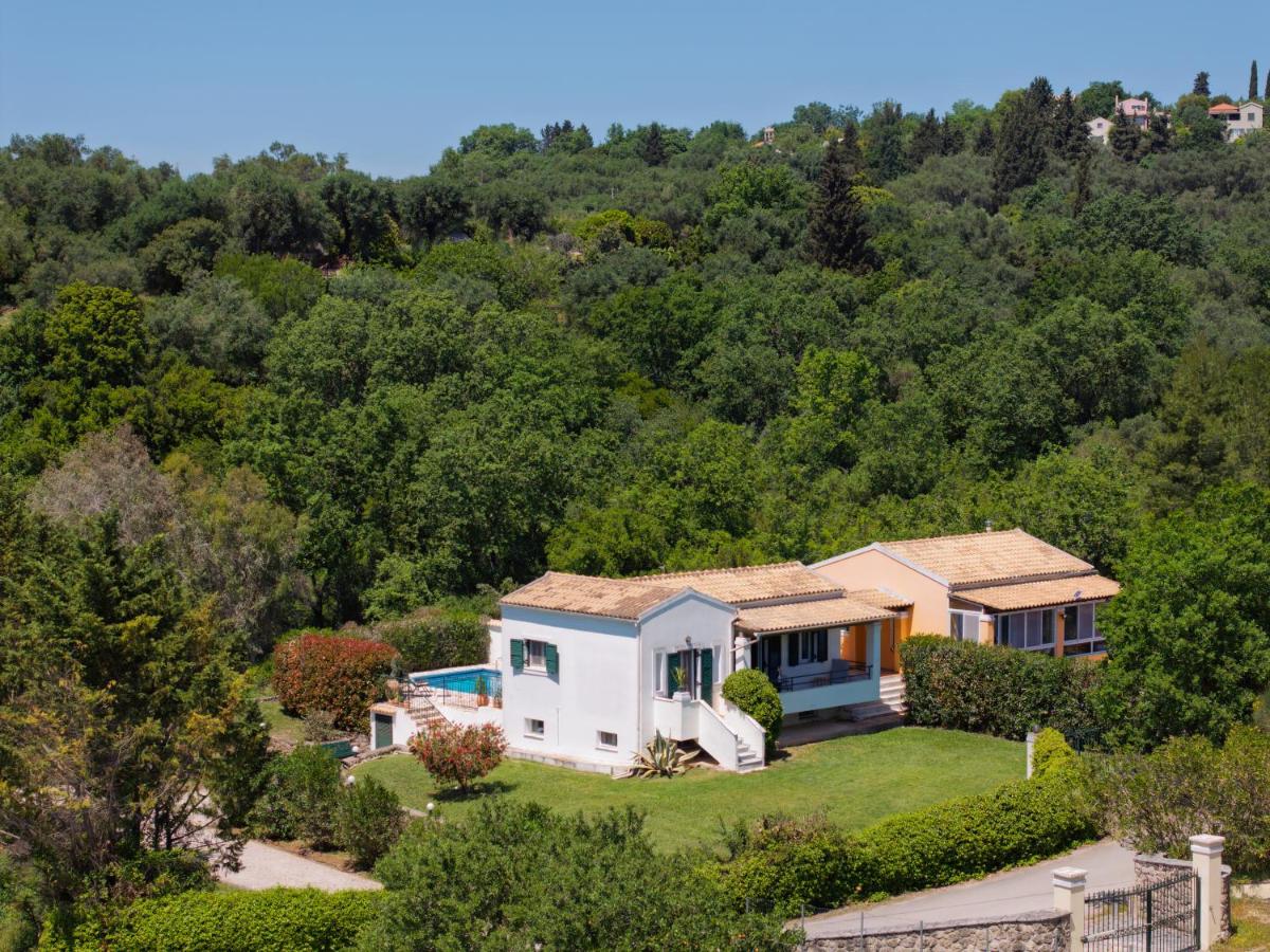 Tulip House Pool Villa in Corfu - B&B