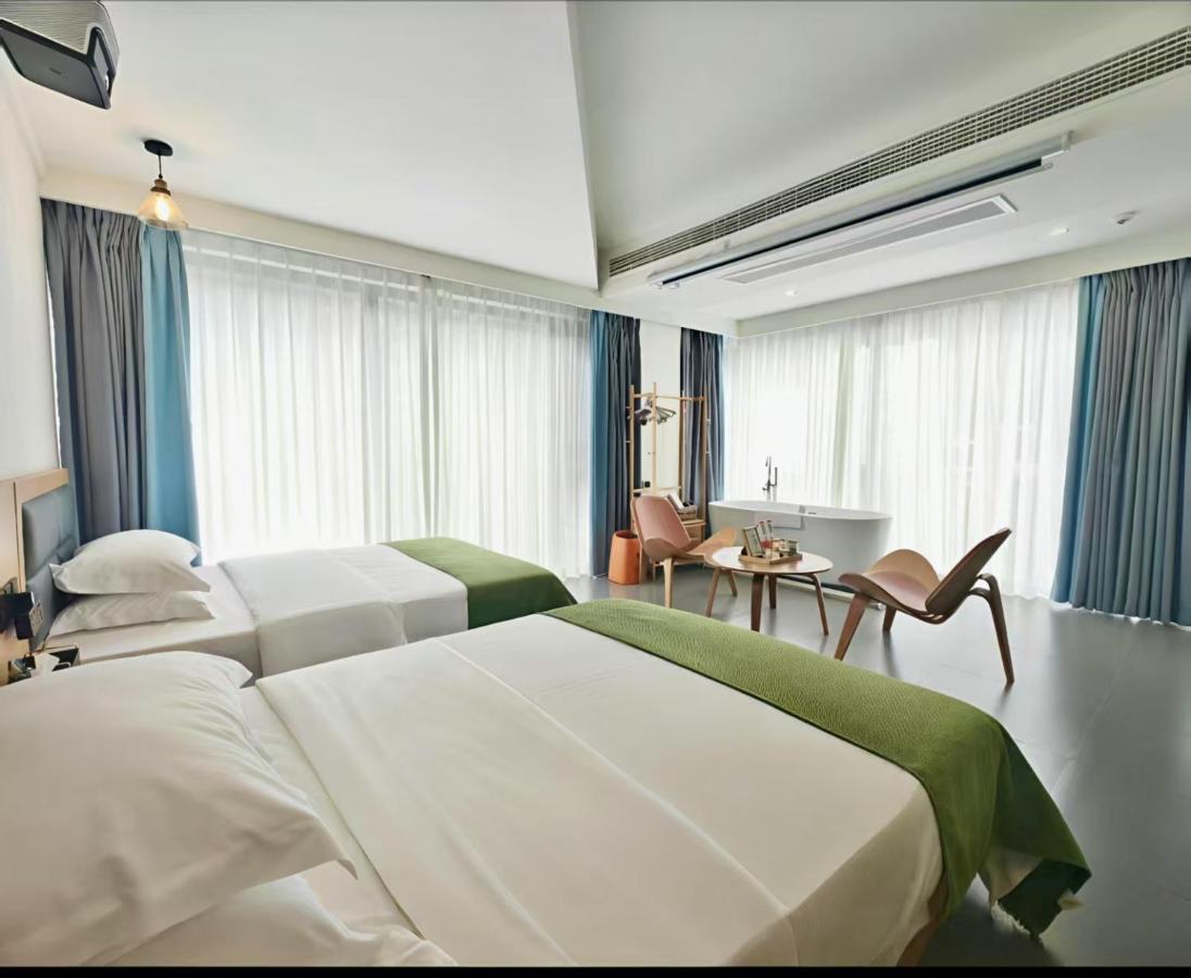 Twin Room with Mountain View