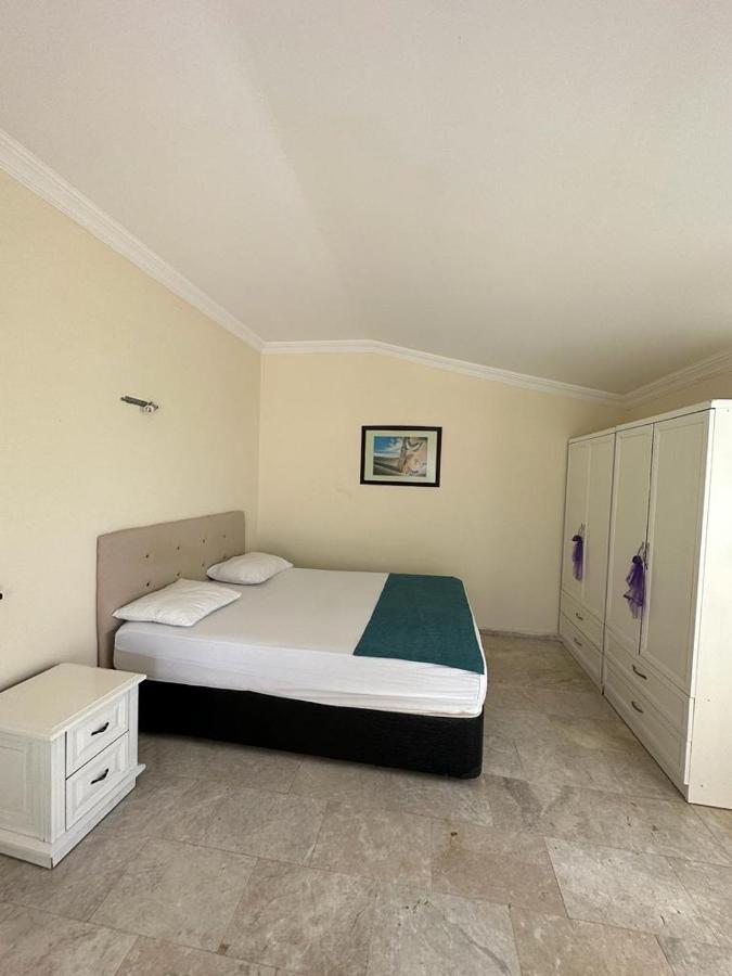 One-Bedroom Apartment with Sea View and Balcony