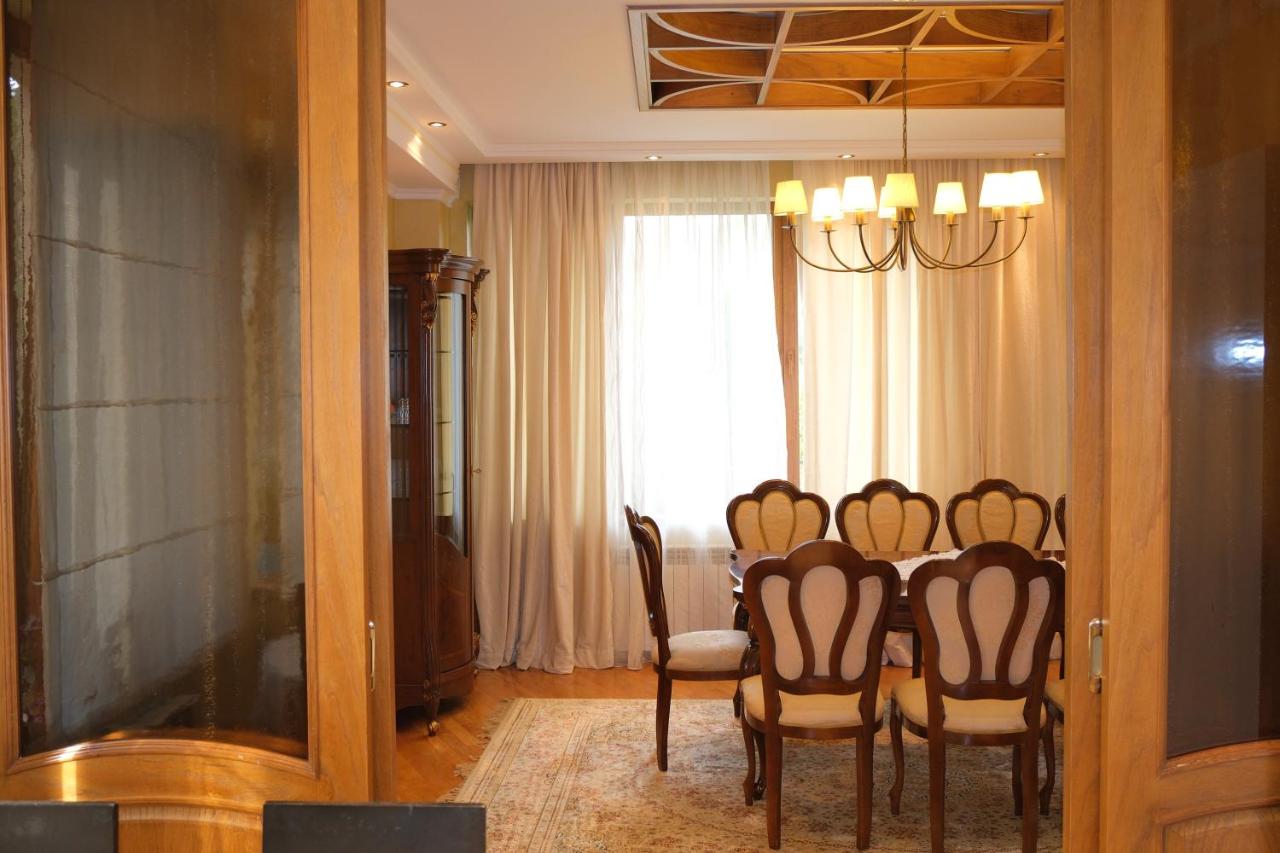 Big Elite House near Kok-Tobe - B&B Almaty
