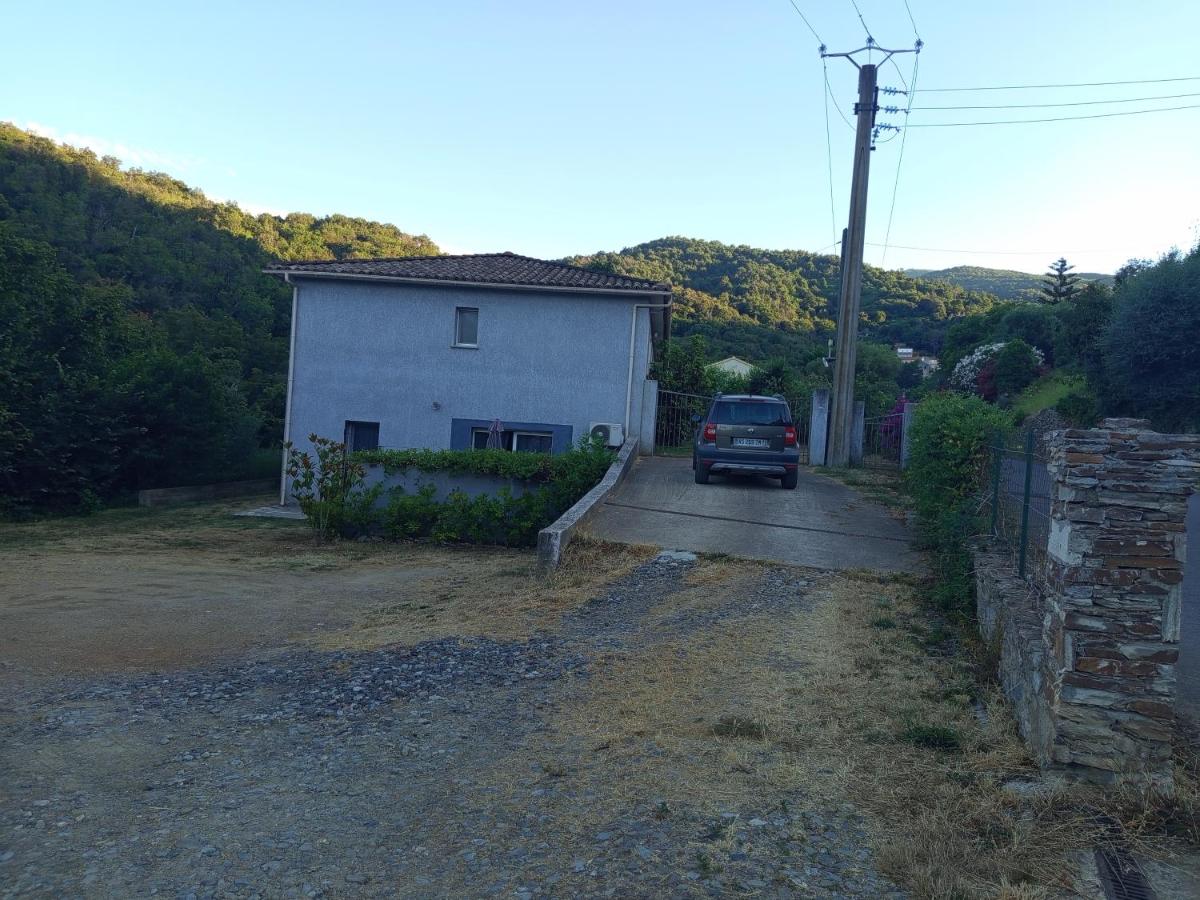 T3 rez de jardin dans une villa - B&B