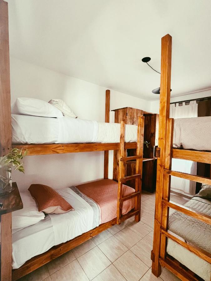 Dormitorio Femminile con 4 Posti Letto