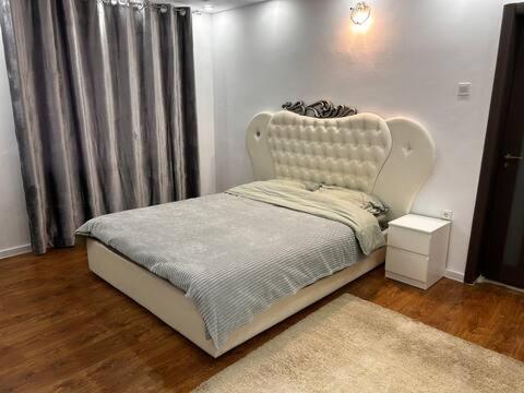 Private Room in Voluntari Quiet & Cozy Stay - B&B