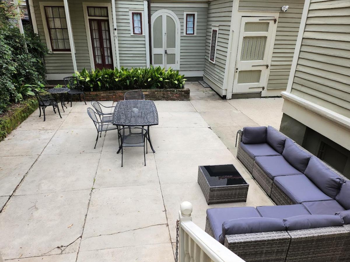 Walker Mansion on St Charles Ave - Unit 1 - Bed and Breakfast New Orleans