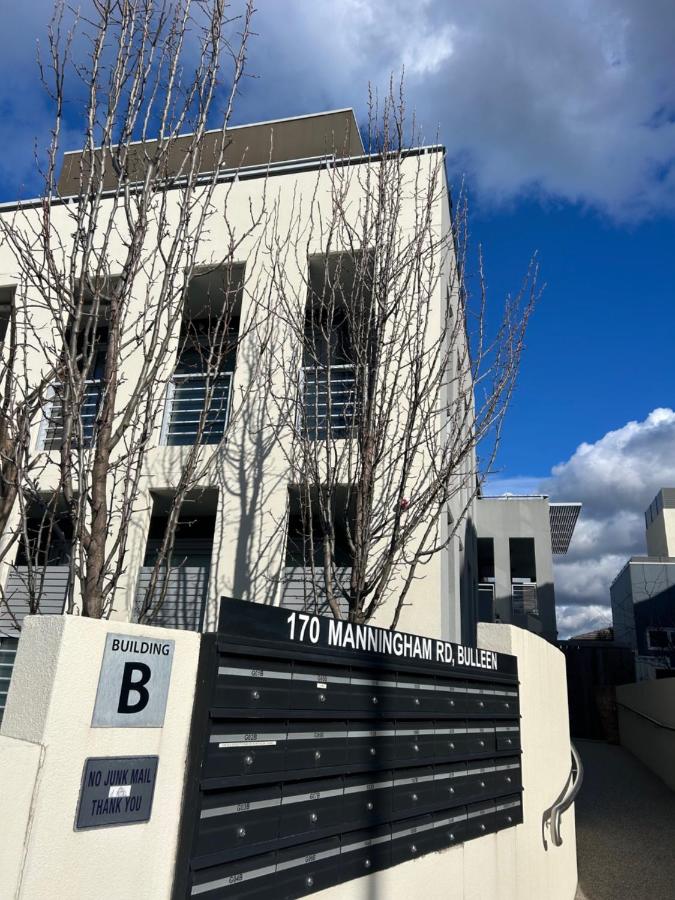 Penthouse with Stunning Melbourne Skyline View - B&B Bulleen