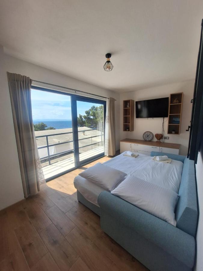 One-Bedroom Apartment with Terrace