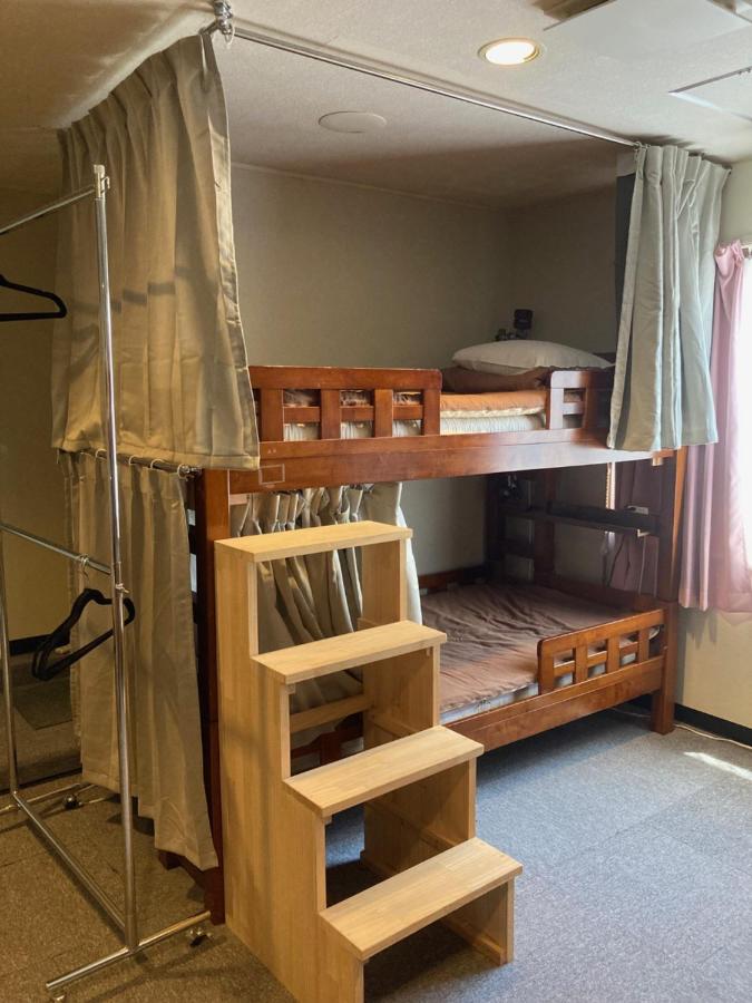 Etagenbett im Schlafsaal für Frauen 