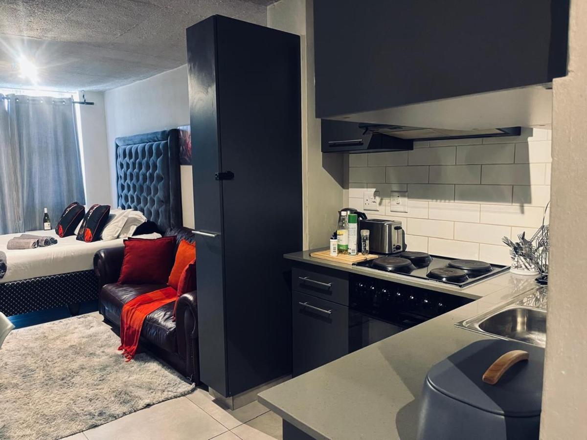 Circa Lynwood flats,unit 223 Menlyn - B&B Pretoria