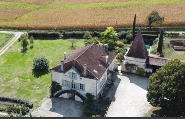 Le Pigeonnier, Chariaud, near Aubeterre sur Dronne - B&B Saint-Romain
