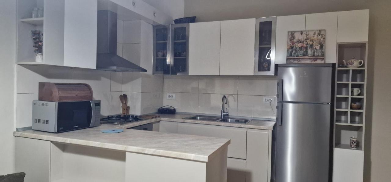 Lovely apartament at lounge mare - B&B Vlorë