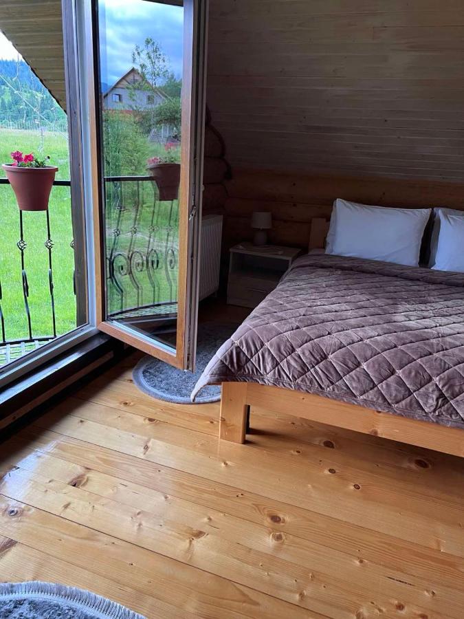 Затишний двір - B&B