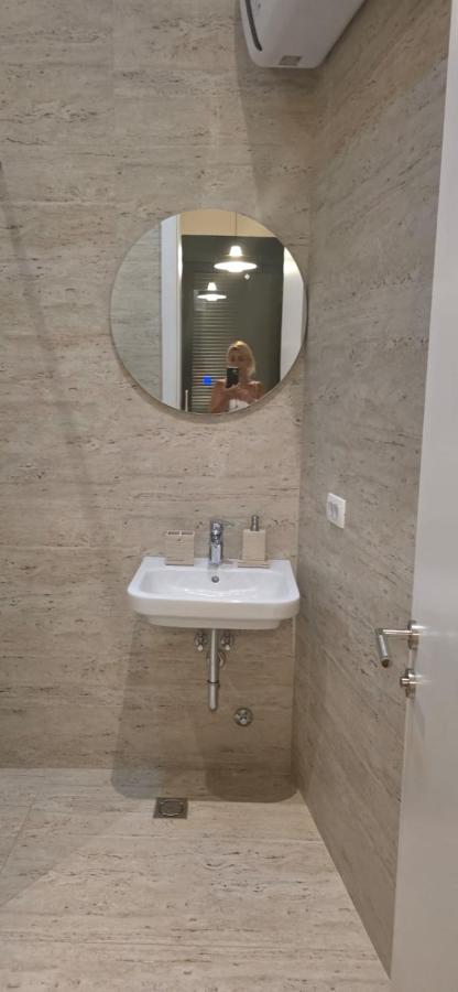 Luxury 2BR Apartment with Terrace & Parking near Porto Montenegro - B&B Tivat