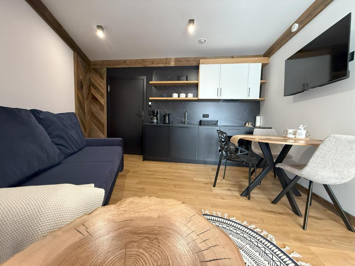 One-Bedroom Deluxe Apartment