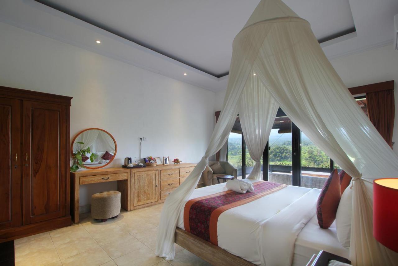 Deluxe Room with Mountain View