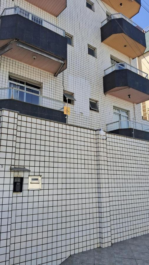Apartamento a 350 metros da Praia do Morro - Bed and Breakfast Guarapari