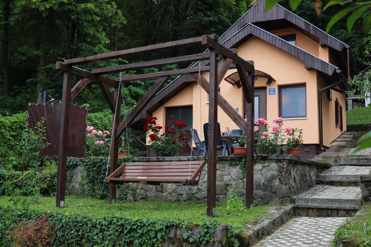 Kuća za odmor vila Ružica - Chambres d'hôtes Orahovica