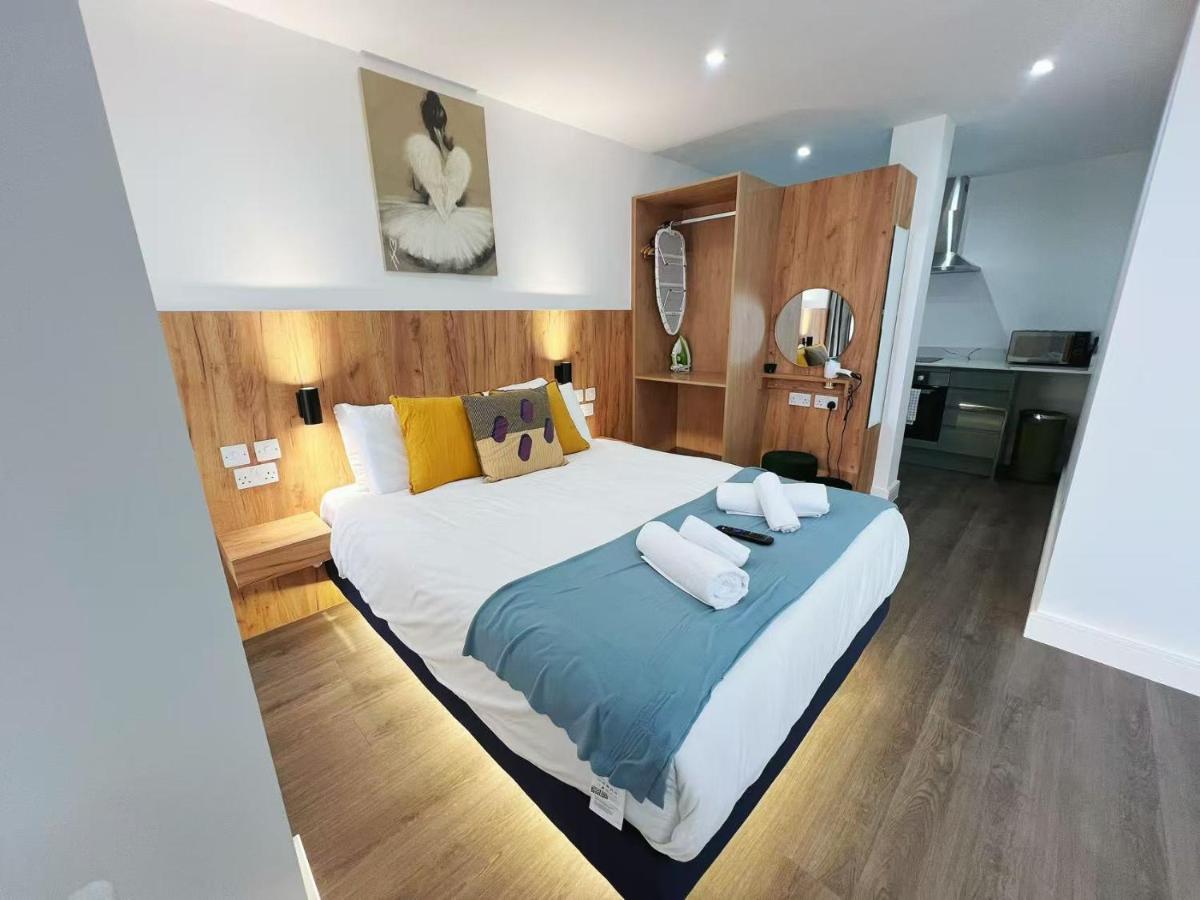 Studio Apartment with King Bed
