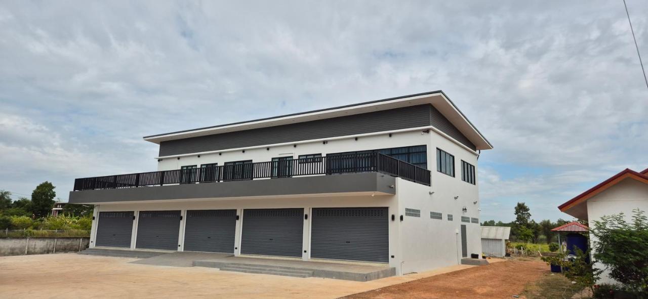 Harary Family apartments - B&B Sawang Daen Din