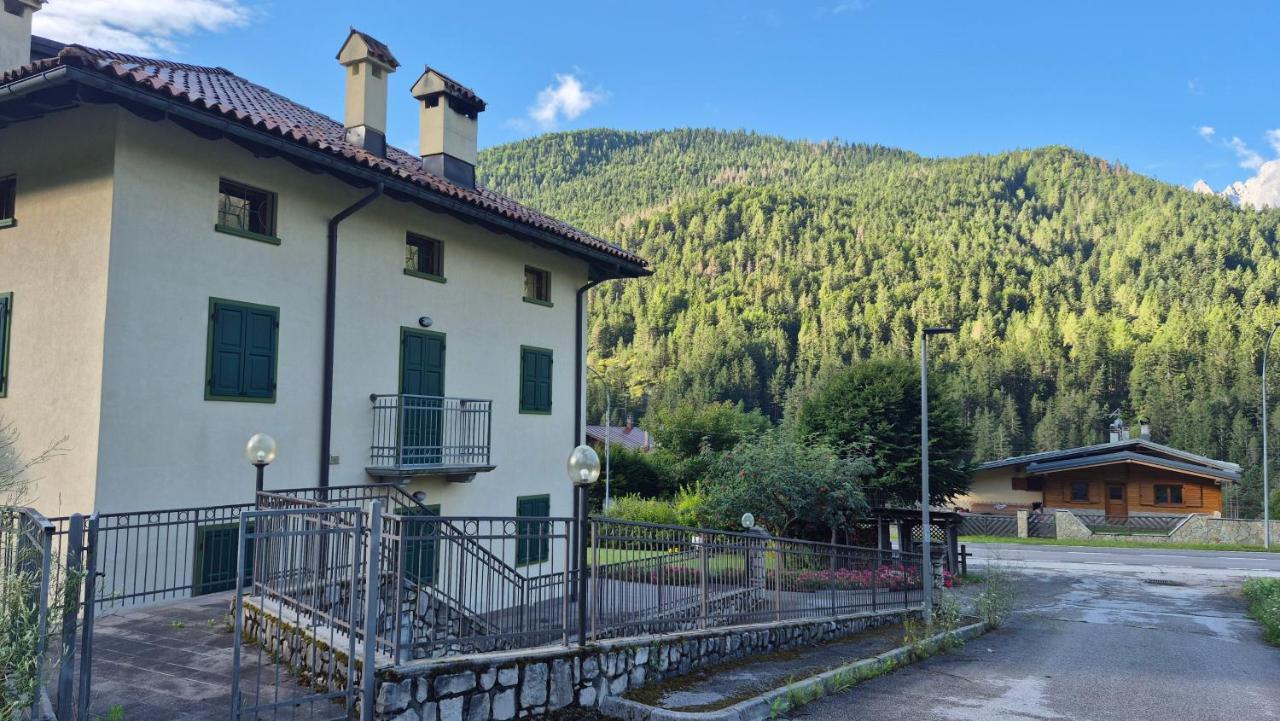 La casa di Paolino appartamento con 3 camere - B&B Auronzo