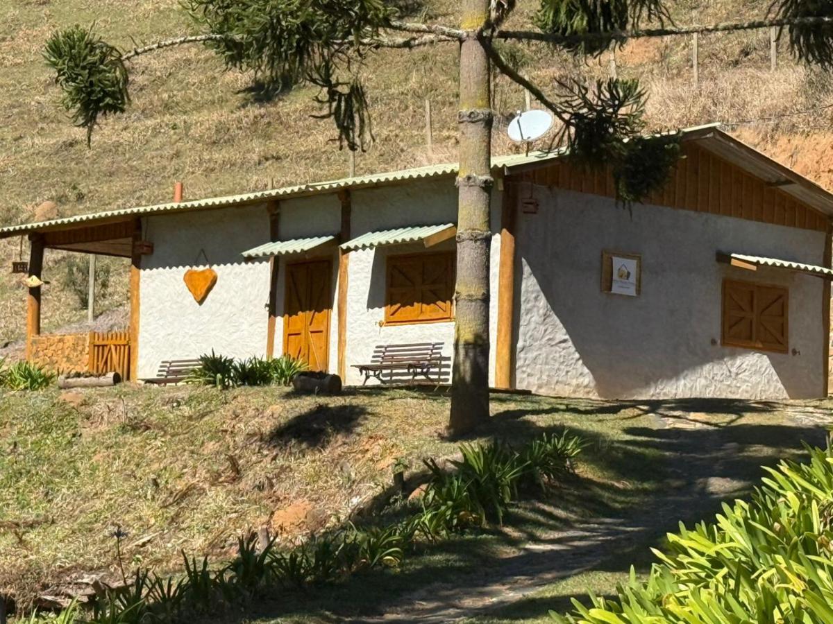 Chalé seriema 04 sitio passaropreto - Bed and Breakfast Cunha