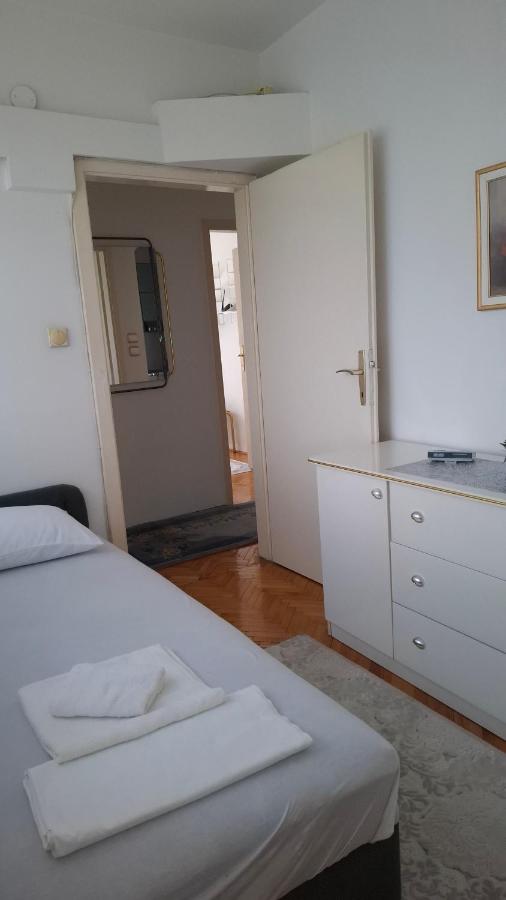 Apartamento de 3 dormitorios con balcón