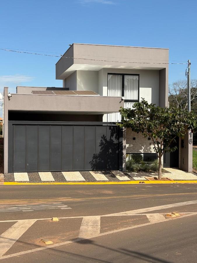 Casa Premium Adamantina - B&B